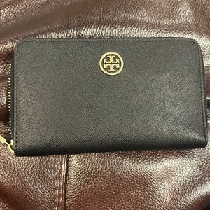 Tory Burch wallet NEVER USED